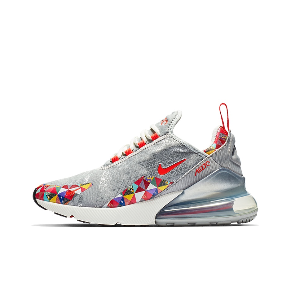 Nike Shoes Air Max 270 - ไนกี้ แอร์แม็กซ์ 270 รองเท้าวิ่งผู้หญิงแบบหุ้มข้อต่ำพร้อมระบบรองรับแรงกระแทกด้วยผ้า สีเงิน รุ่น